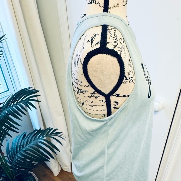 NIKE Women’s Just Do It Tank - Picture 6 of 7